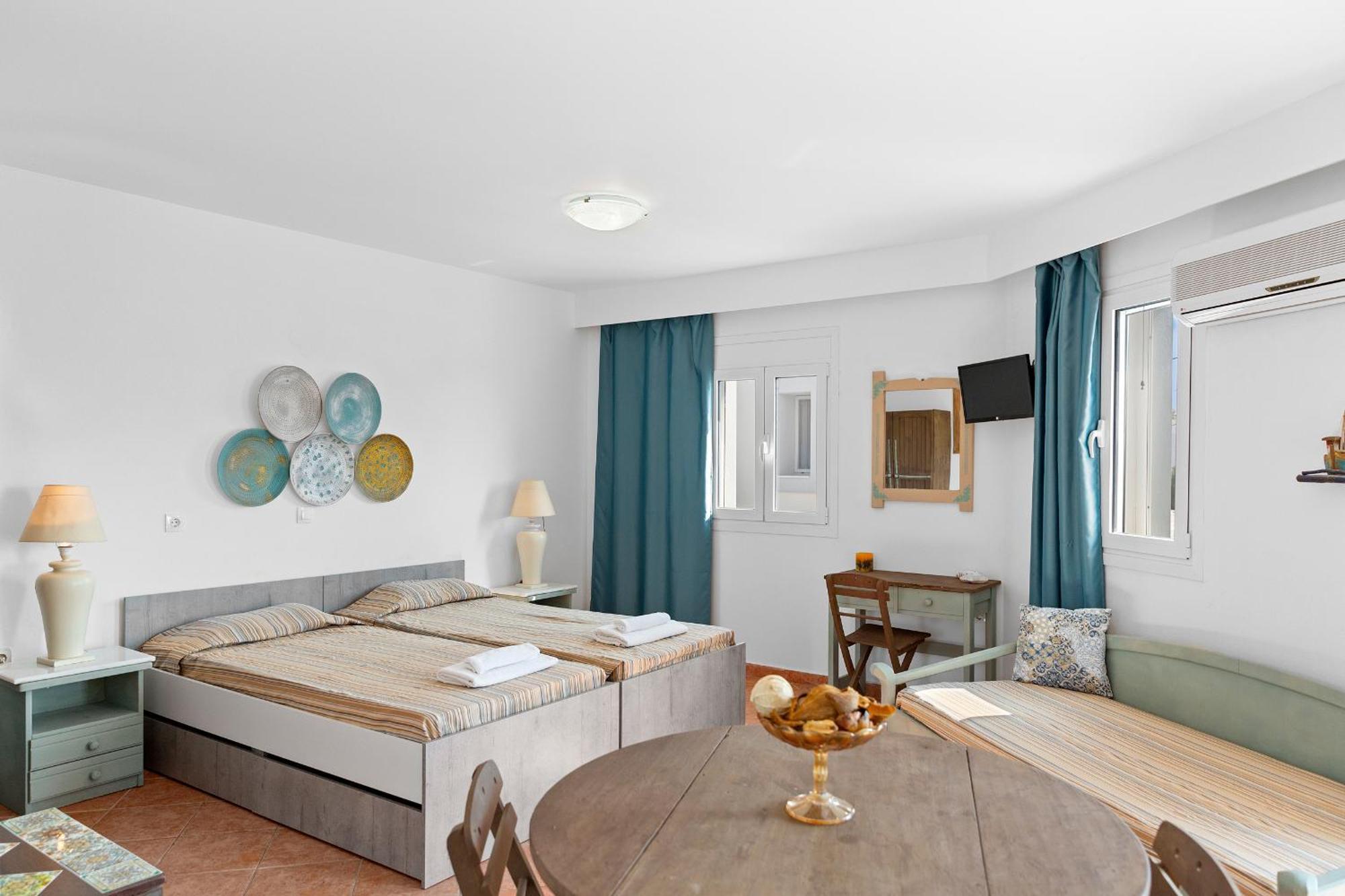 Tommy's Aparthotel Charaki