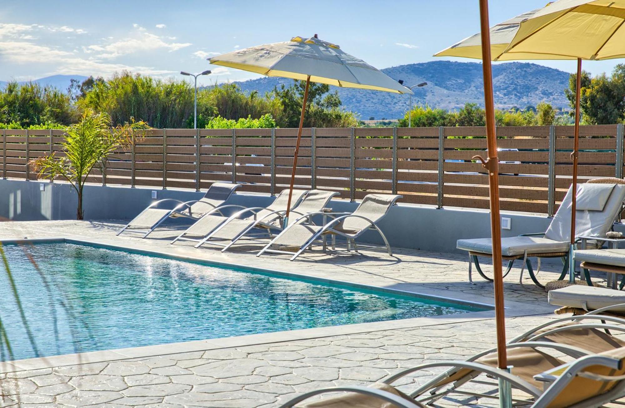 Tommy's Aparthotel Charaki