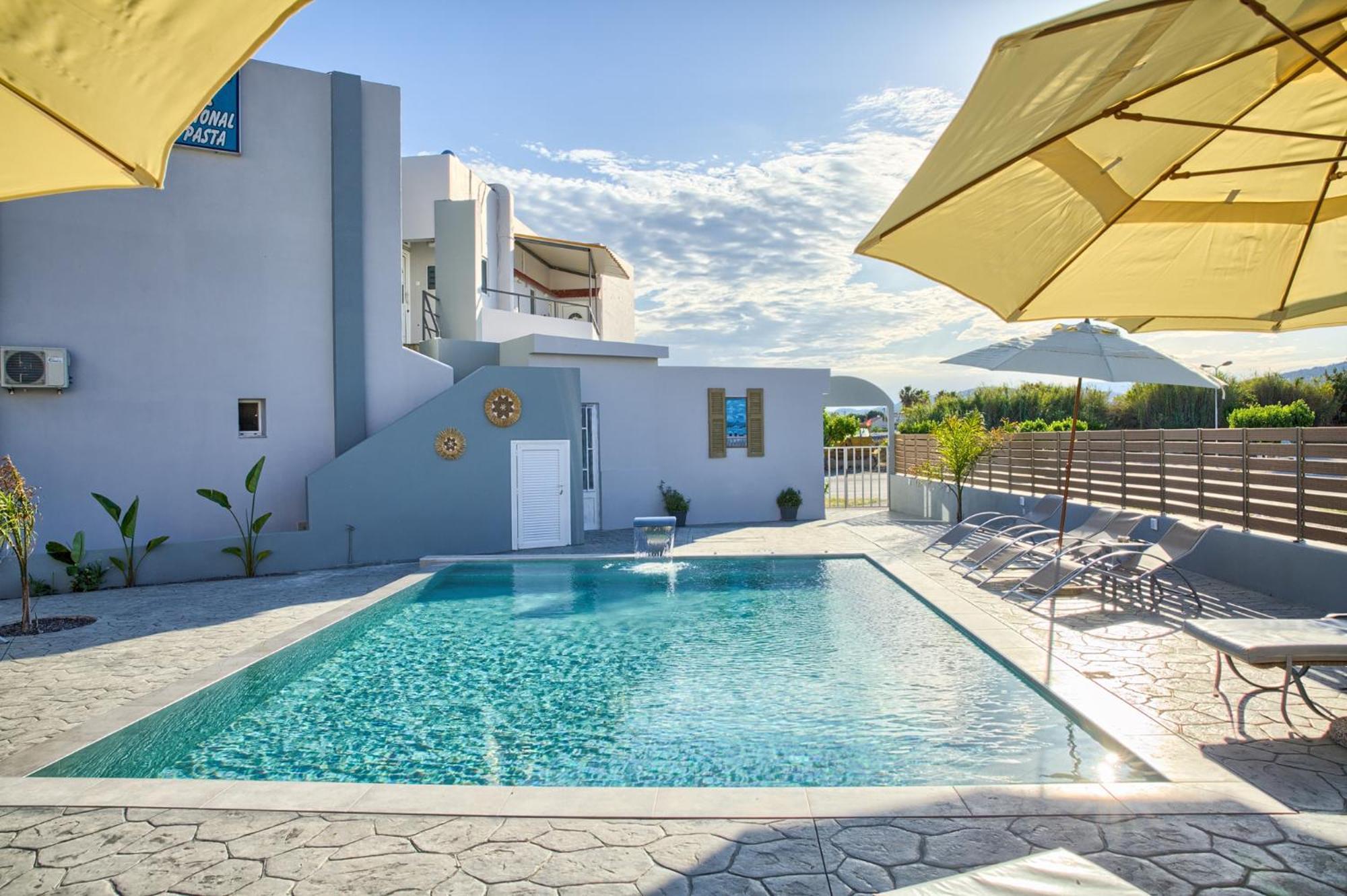 Tommy's Aparthotel Charaki